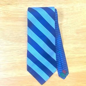 Like new navy Tommy Horizontal Striped tie.